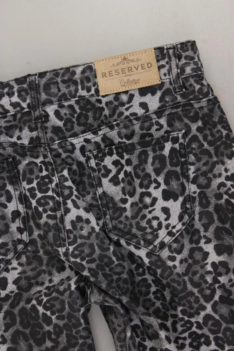 Reserved Five-Pocket-Hose Gr. 38 mit Tierdruck grau aus Baumwolle