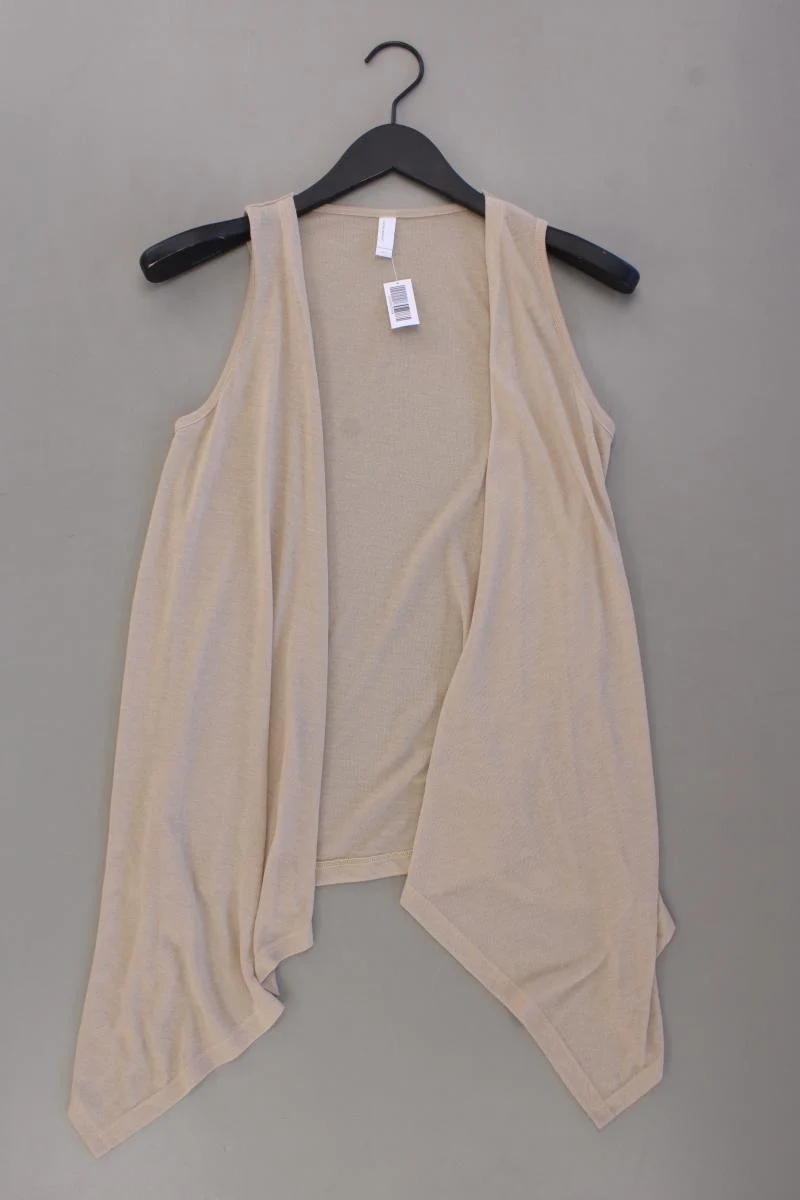 Second Hand Outfit Größe S mit Vero Moda Regular Weste in Gr. S und Halskette