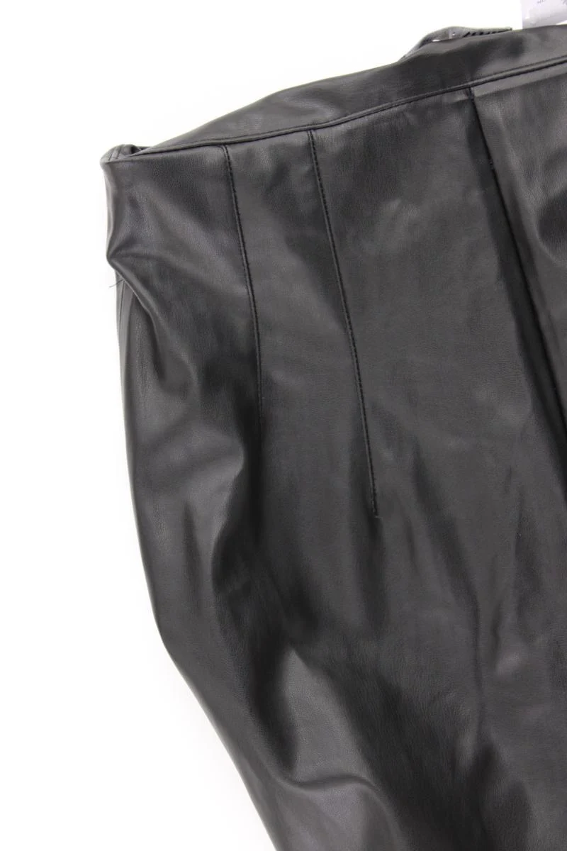 Zara Kunstlederhose Gr. M schwarz aus Polyurethan