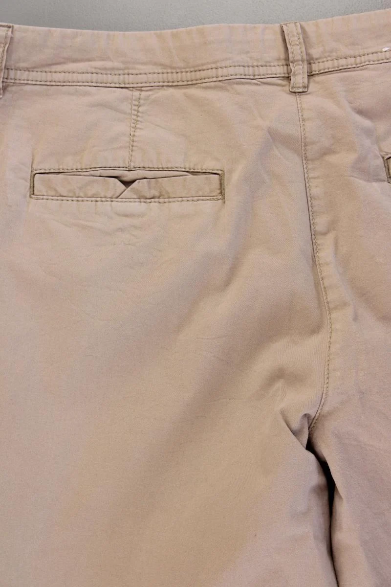 Lisa Tossa Chinohose Gr. 46 creme aus Baumwolle