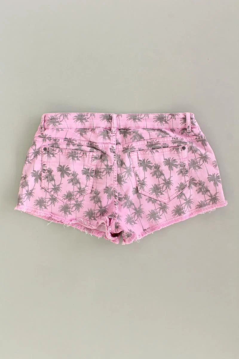 Second Hand Outfit Größe S mit Mango Spaghetti-Top in Gr. S, Hotpants in Gr. 36