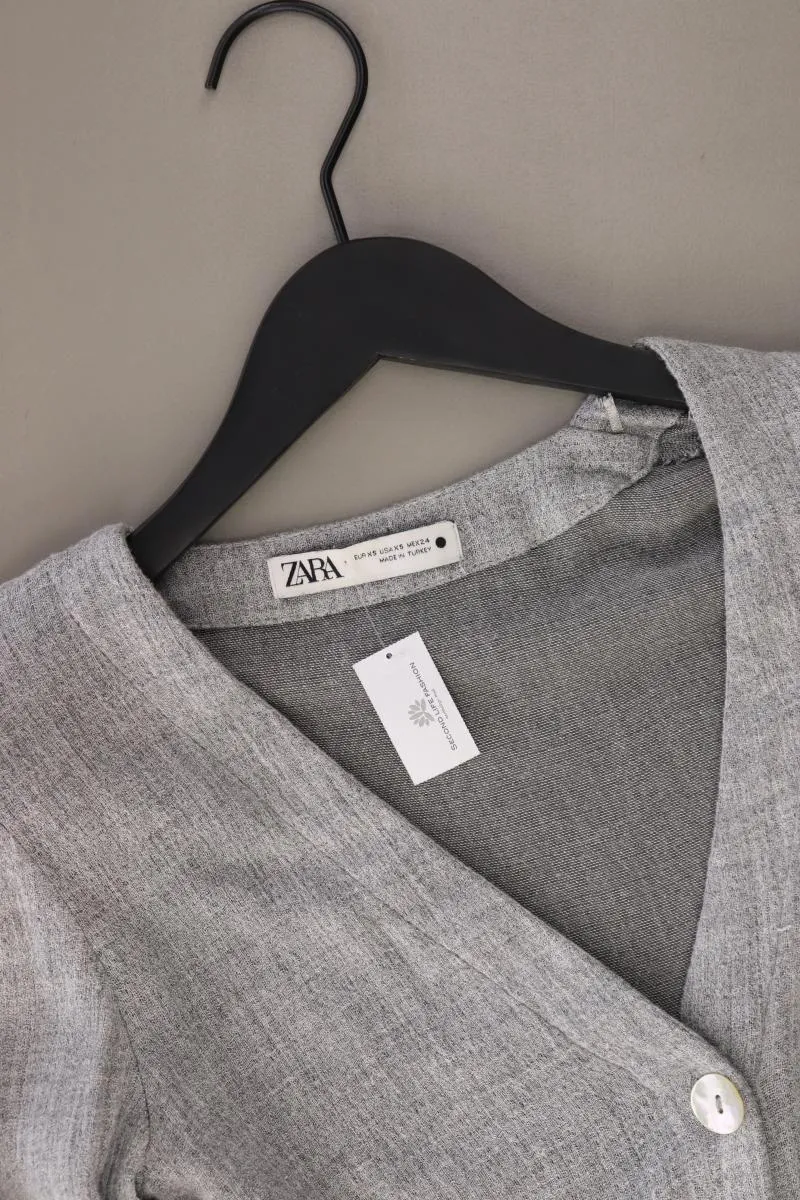 Second Hand Outfit Größe S mit Zara Regular Bluse in Gr. S und Halskette