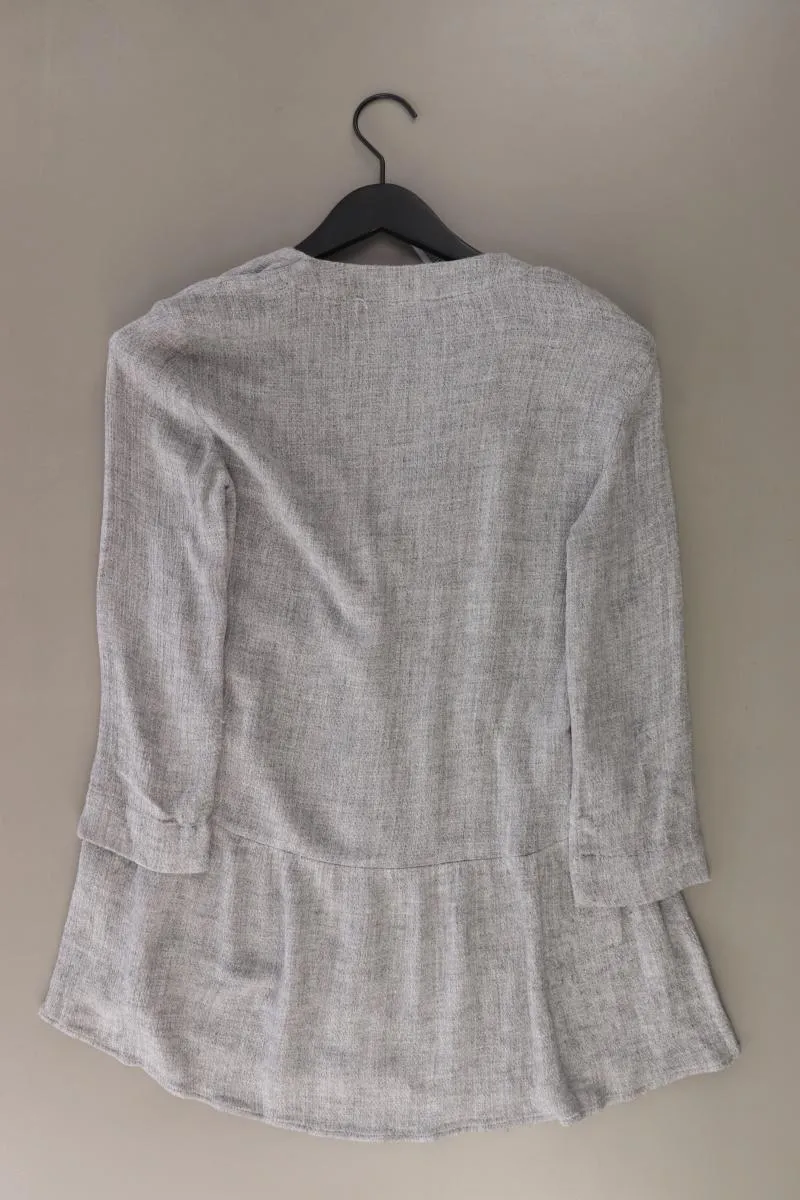 Second Hand Outfit Größe S mit Zara Regular Bluse in Gr. S und Halskette