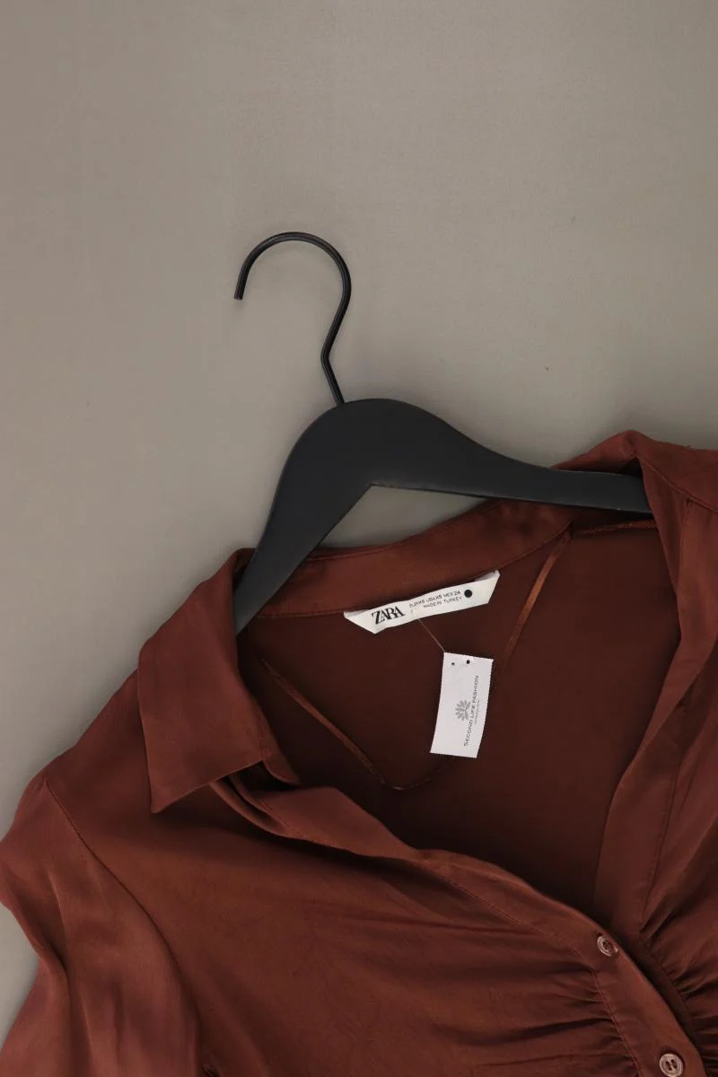 Second Hand Outfit Größe XS mit Zara Langarmbluse in Gr. XS und Halskette