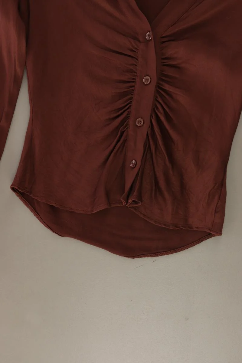 Second Hand Outfit Größe XS mit Zara Langarmbluse in Gr. XS und Halskette