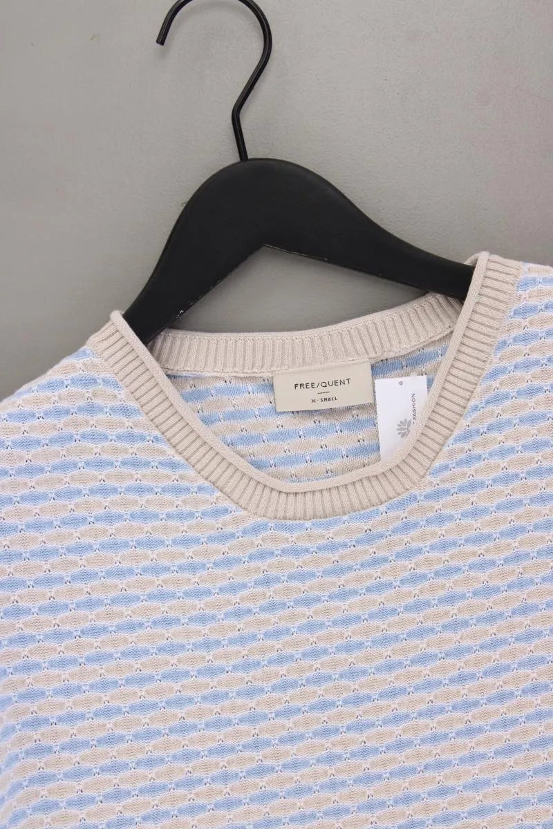 Second Hand Outfit Größe XS mit Free/Quent Strickshirt in Gr. XS und Halskette