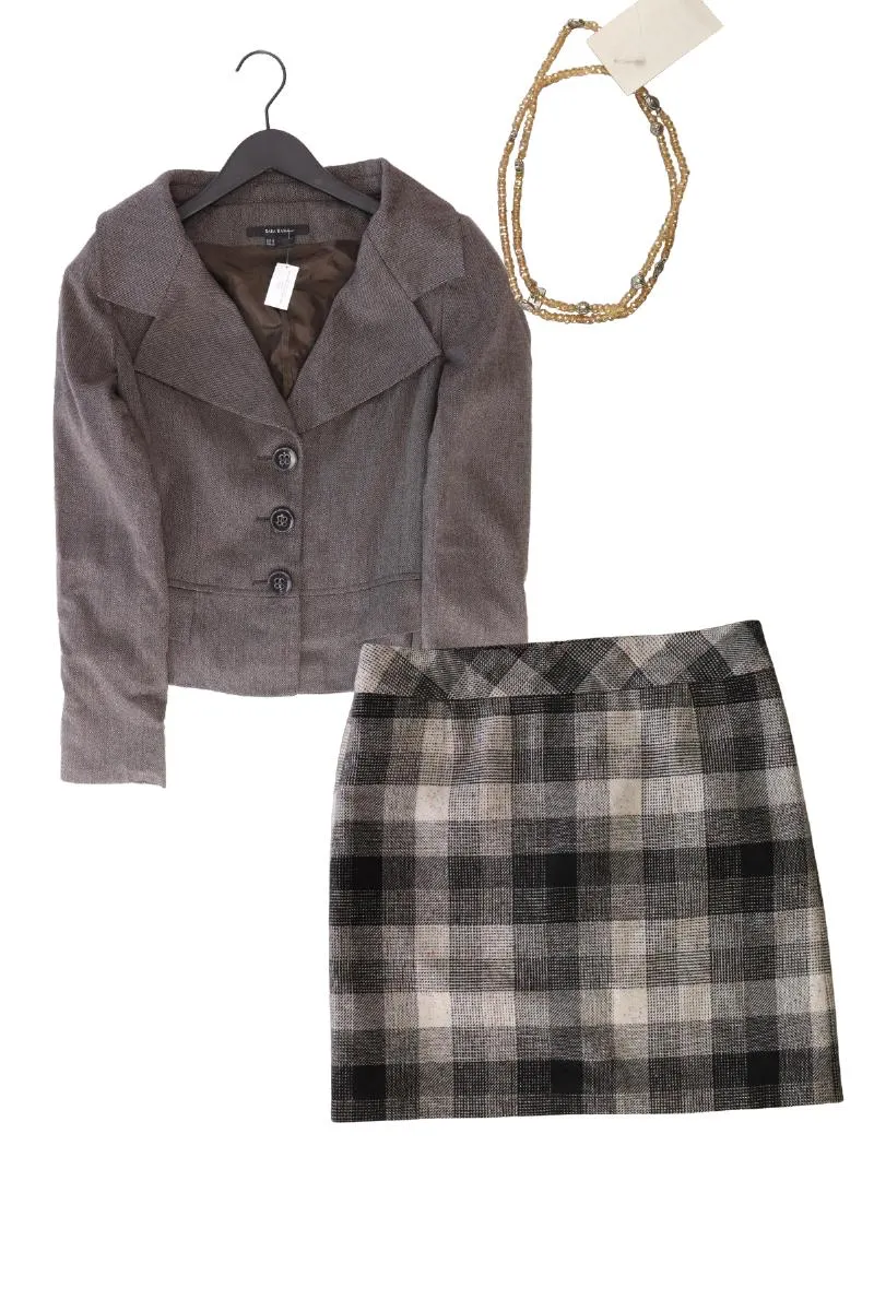 Second Hand Outfit Größe M mit Zara Classic Blazer in Gr. M und Schmuck