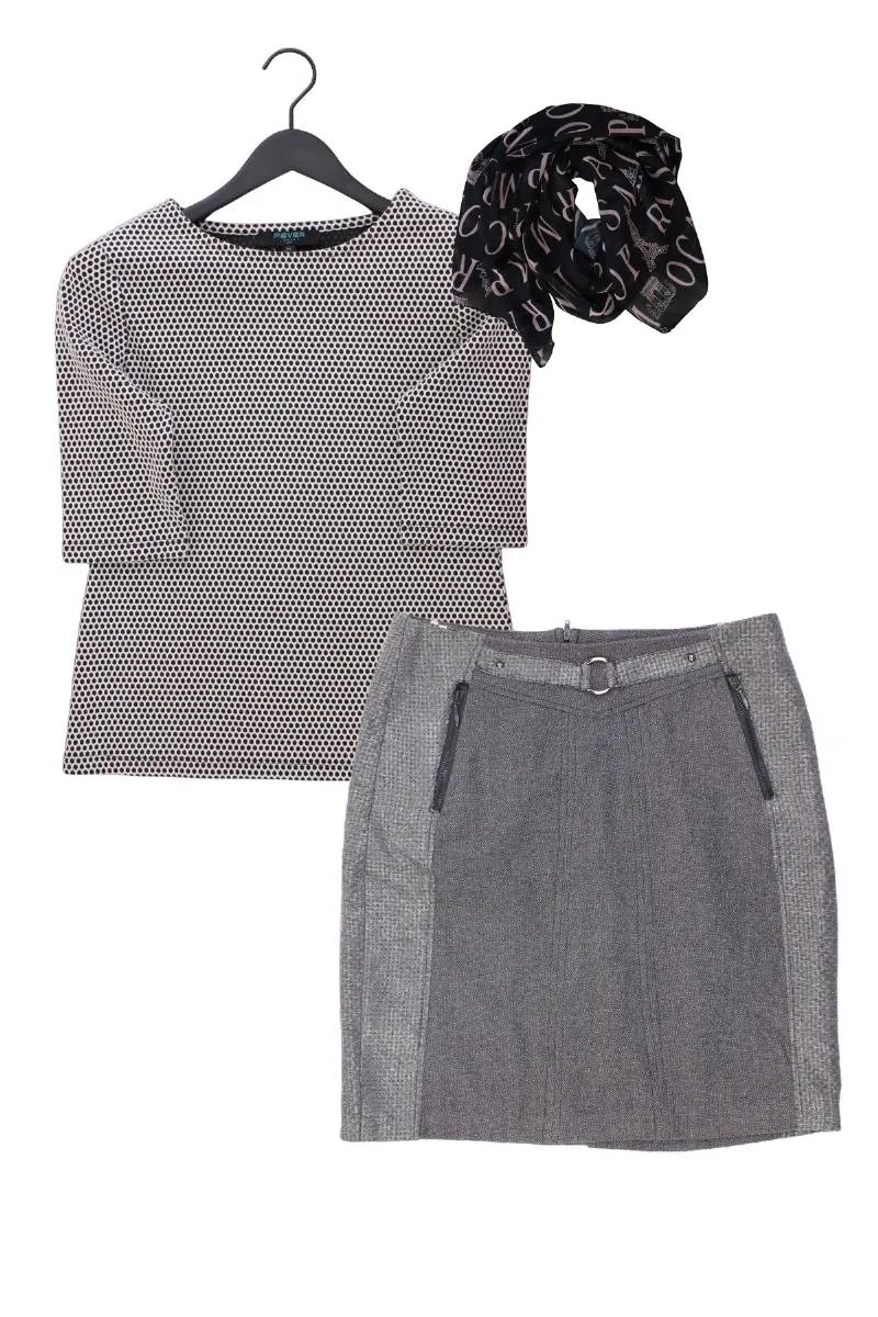 Second Hand Outfit Größe S mit Fever London T-Shirt in Gr. 36 und Tuch