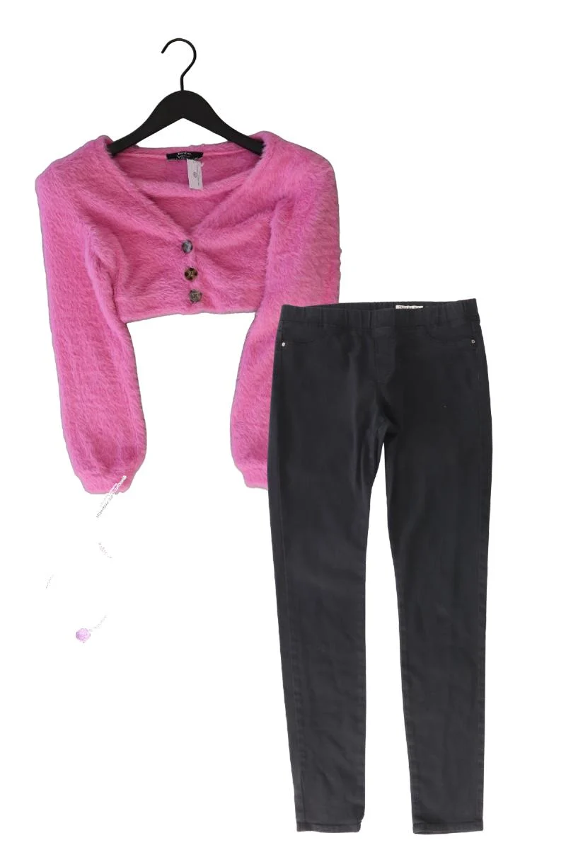 Second Hand Outfit Größe S mit Bershka Strickjacke in Gr. S und Armband