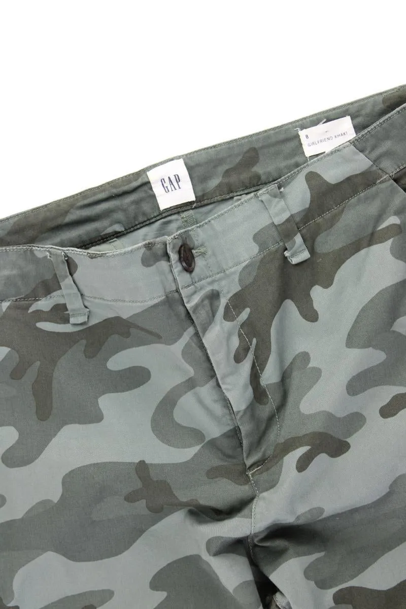 GAP Chinohose Gr. US 8 (M) camouflage olivgrün aus Baumwolle