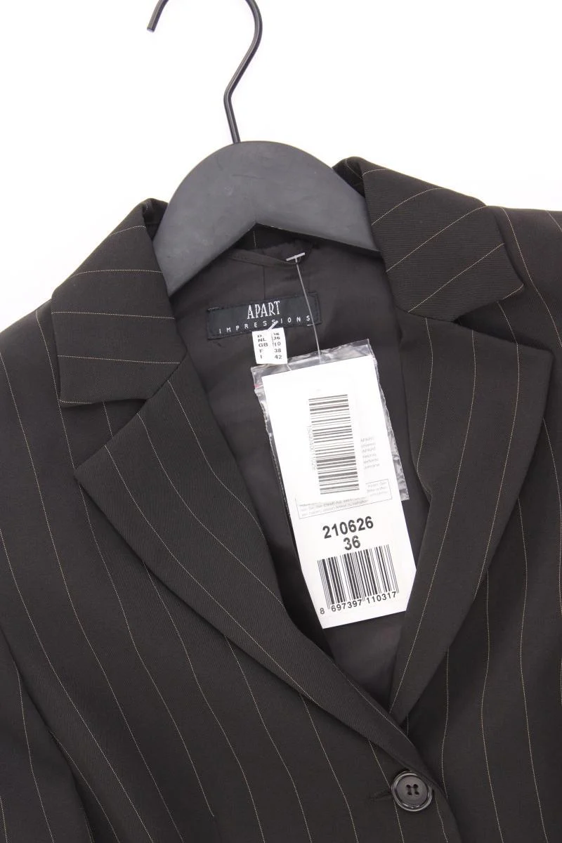 Second Hand Outfit Größe S mit Apart Classic Blazer in Gr. 36 und Halskette