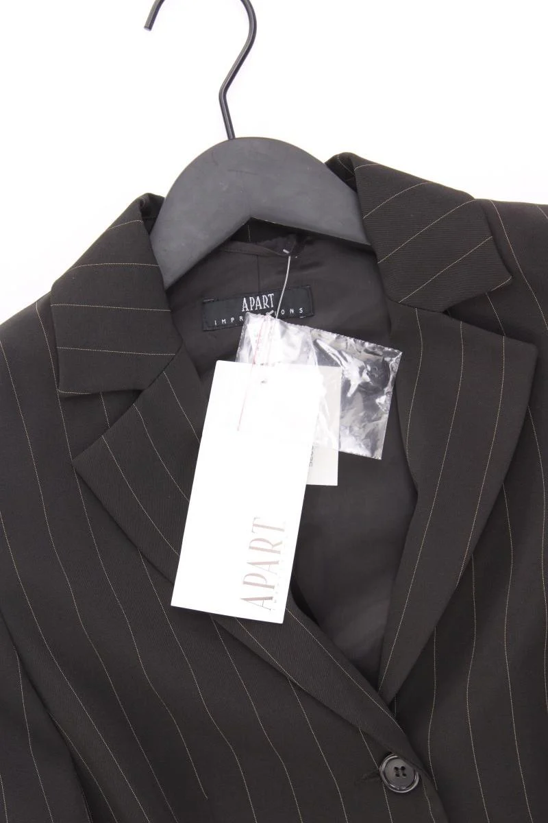 Second Hand Outfit Größe S mit Apart Classic Blazer in Gr. 36 und Halskette