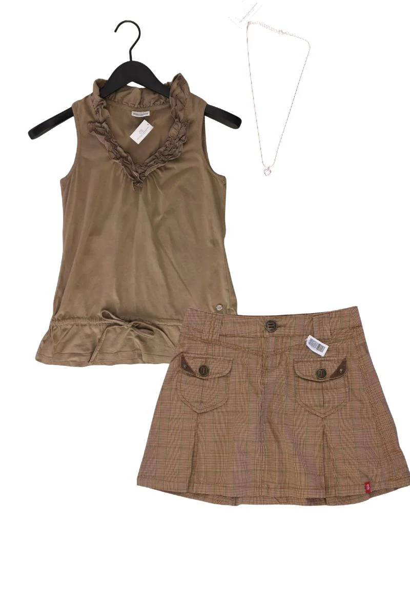Second Hand Outfit Größe XS mit Street One Rüschentop in Gr. 34 und Halskette