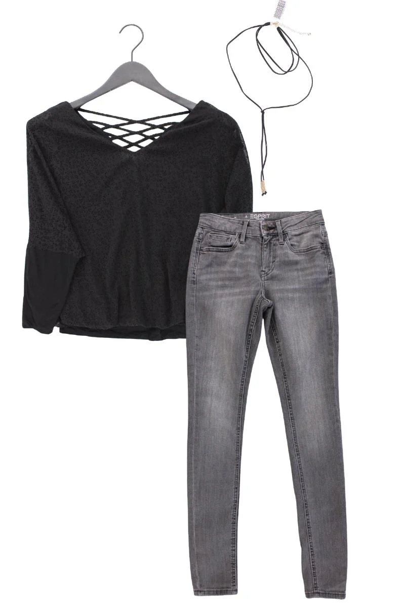 Second Hand Outfit Größe XS mit Esprit Langarmbluse in Gr. 34 und Halskette