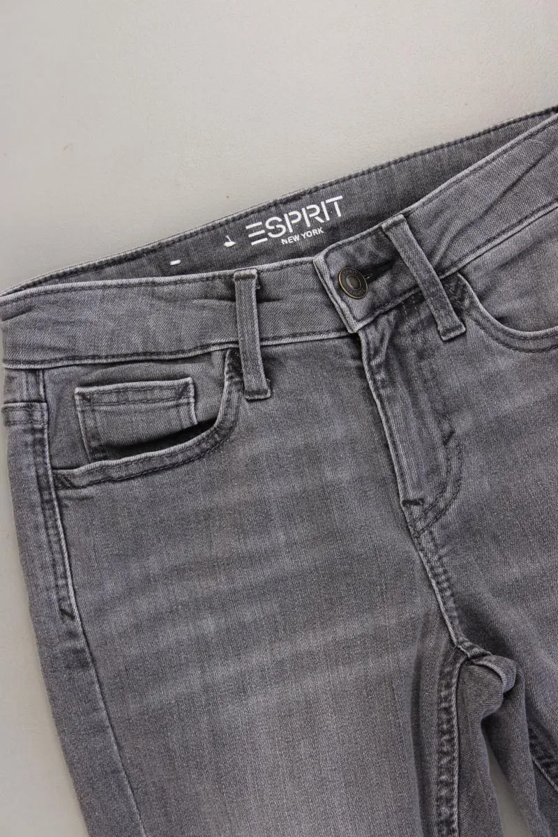 Second Hand Outfit Größe XS mit Esprit Langarmbluse in Gr. 34 und Halskette