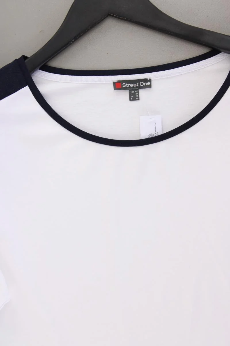 Second Hand Outfit Größe L mit Street One T-Shirt in Gr. 42 und Accessoire