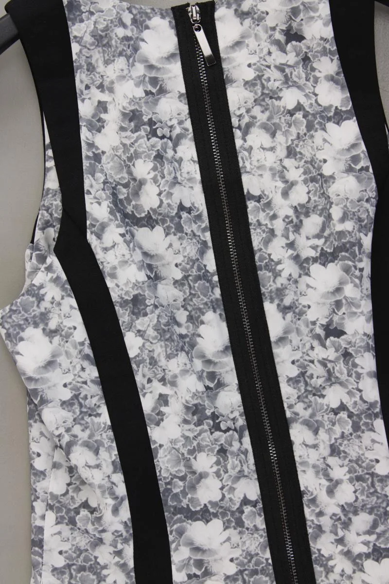 H&M Etuikleid Gr. 36 mit Blumenmuster Ärmellos grau aus Polyester