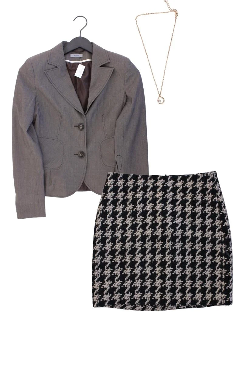 Second Hand Outfit Größe XS mit Montego Slim Blazer in Gr. 34 und Halskette