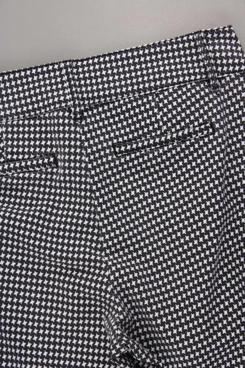 Red Button Hose Gr. 38 geometrisches Muster grau