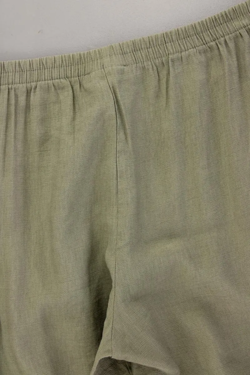 LC Waikiki Stretchhose Gr. 40 olivgrün aus Polyester
