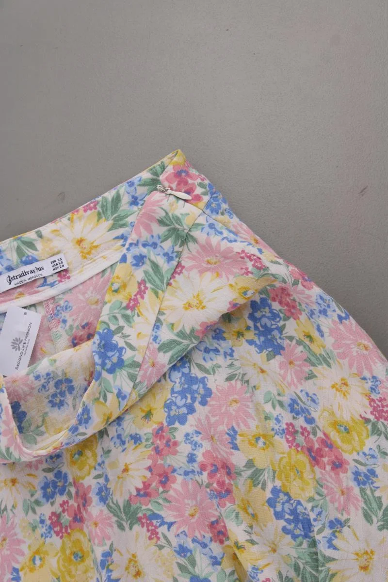 Stradivarius Skort Gr. XS mit Blumenmuster mehrfarbig