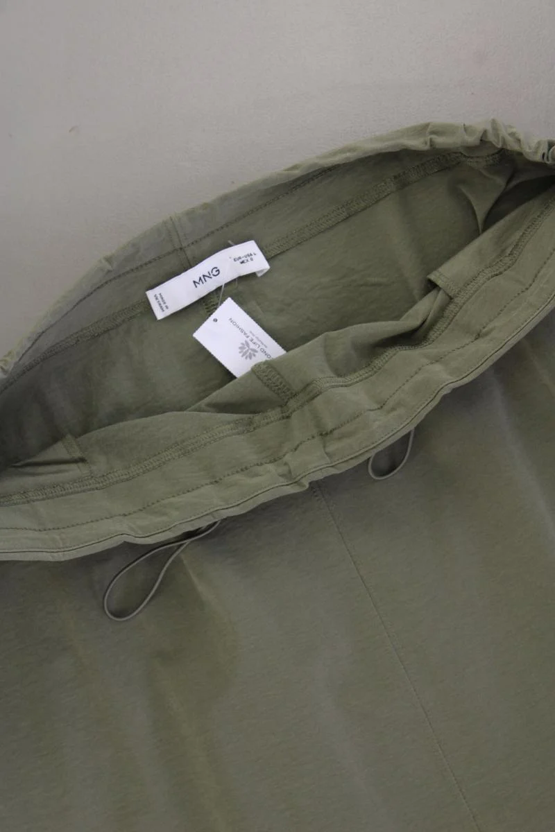 Mango Cargorock Gr. L neuwertig olivgrün aus Polyester