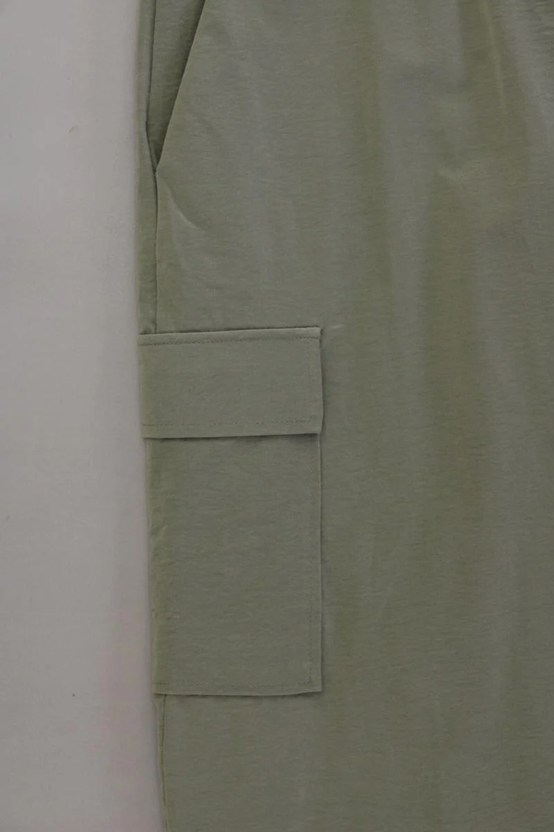 Mango Cargorock Gr. L neuwertig olivgrün aus Polyester
