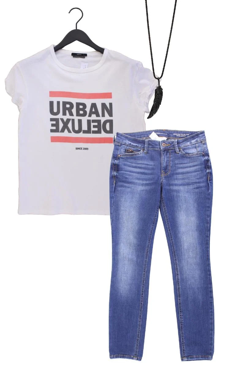 Second Hand Outfit Größe XS mit Set Printshirt in Gr. 34 und Halskette