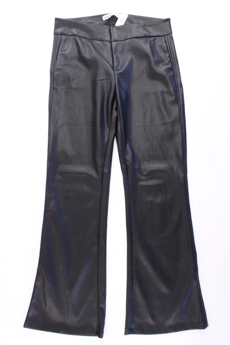 Bershka Kunstlederhose Gr. M neuwertig schwarz aus Polyester