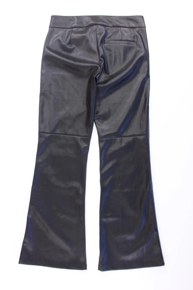Bershka Kunstlederhose Gr. M neuwertig schwarz aus Polyester