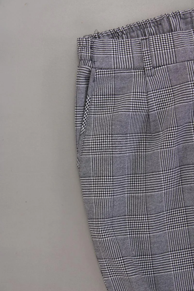 Bershka Stoffhose Gr. S hahnentritt grau