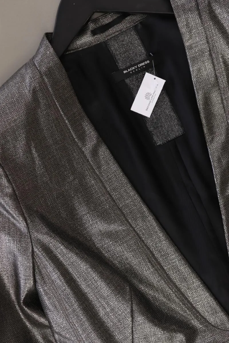 Second Hand Outfit Größe M mit Blacky Dress Longblazer in Gr. 40 und Halskette