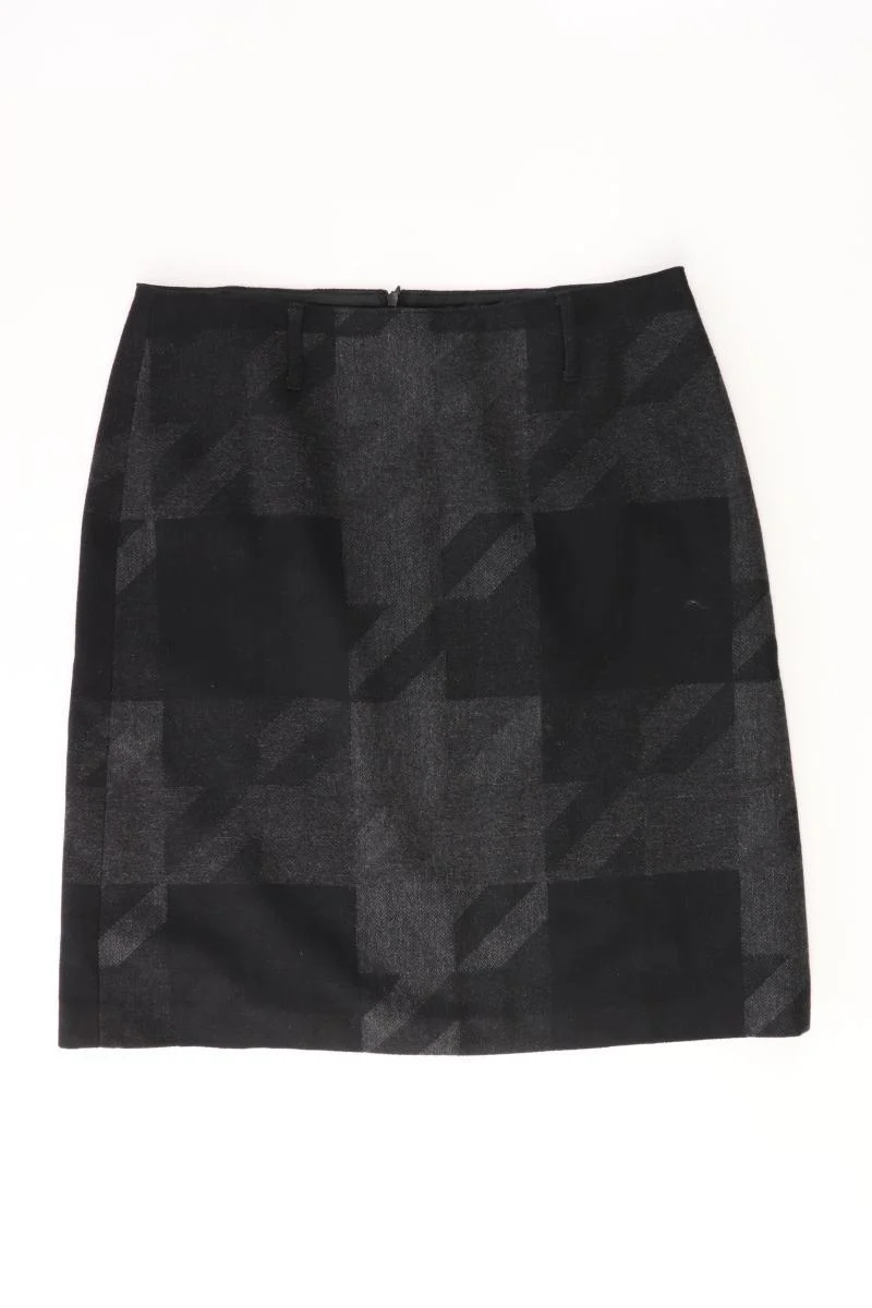 Second Hand Outfit Größe M mit Blacky Dress Longblazer in Gr. 40 und Halskette