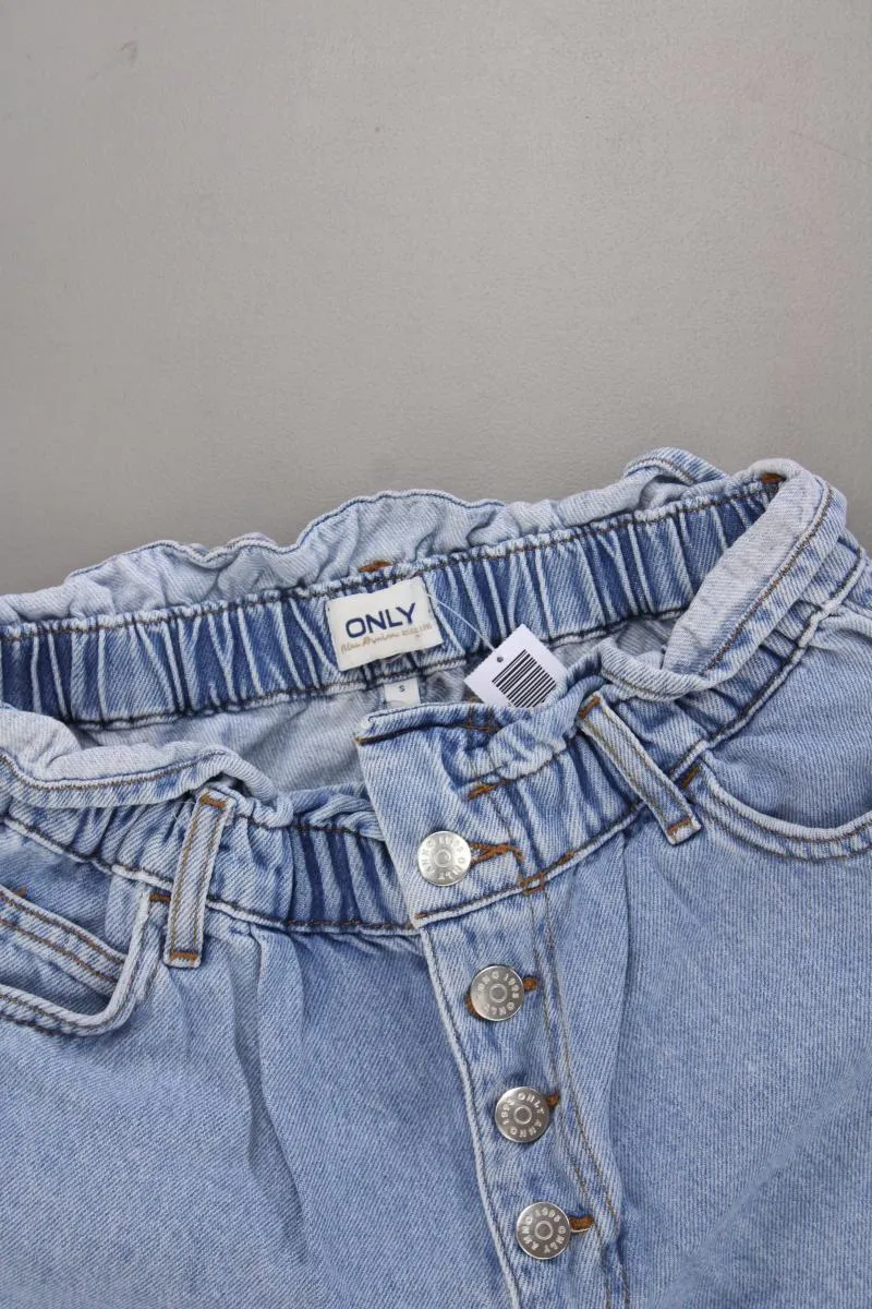 Second Hand Outfit Größe S mit NA-KD Spaghetti-Top in Gr. 36 und Armband