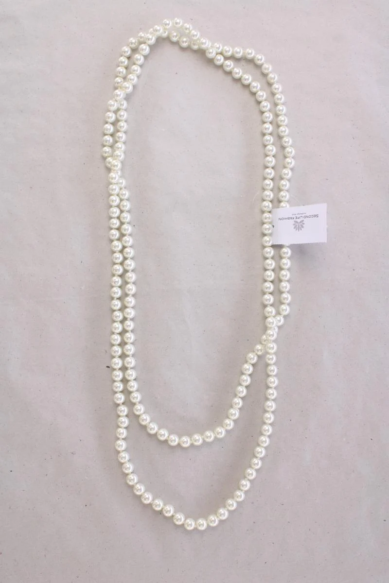 Perlenkette creme